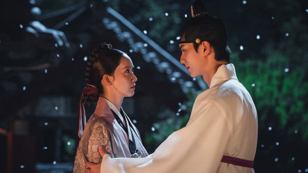 Bon Appetit Your Majesty Achieves Success, Cast and Crew Rewarded with Vietnam Vacation