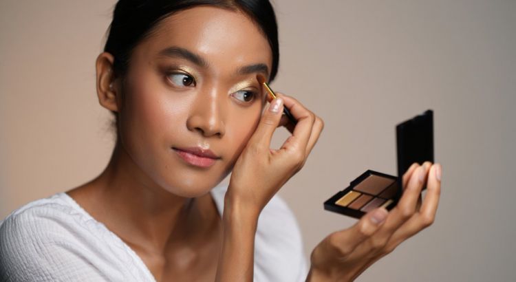 10 Best Multifunctional Eyeshadow Palettes for Eyes, Blush, and Highlighter in One Swipe