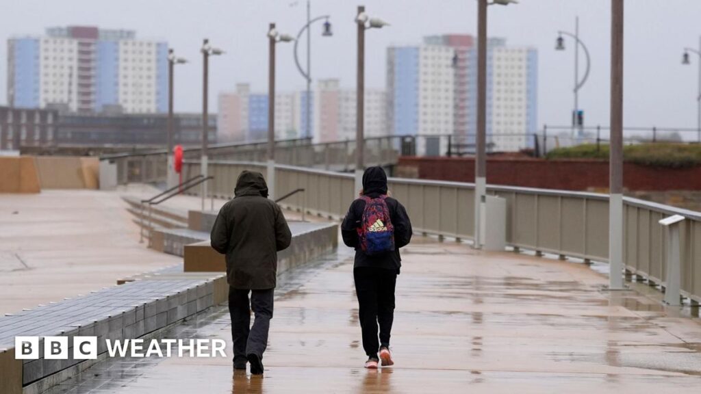 UK Met Office Issues Amber Warning for Heavy Rain and Flooding Across Regions