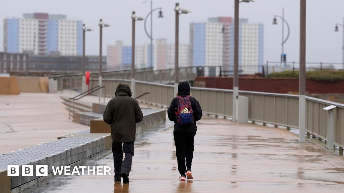 UK Met Office Issues Amber Warning for Heavy Rain and Flooding Across Regions