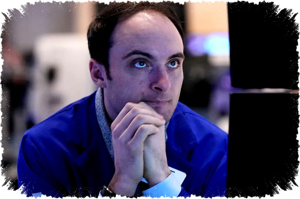 Tech Sell-Off Deepens: Dow, S&P 500, Nasdaq Drop Amid Cloud Growth Fears, Bitcoin Plunge