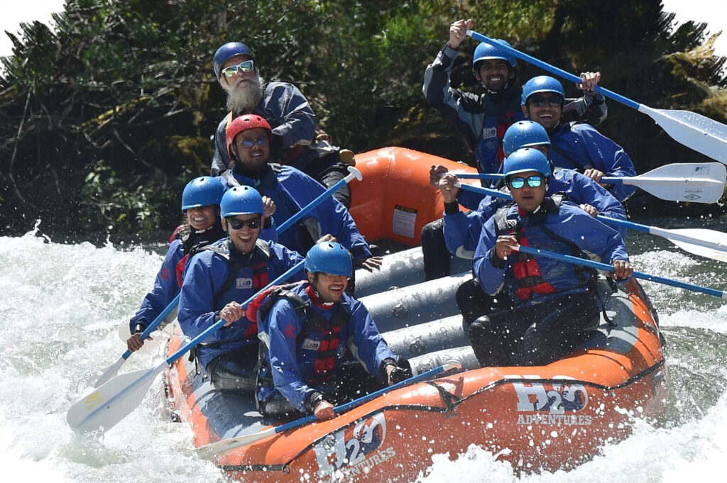 Gemini AI Brings Rafting Photos to Life, 5 Prompts That Keep the Scene Natural and Dramatic