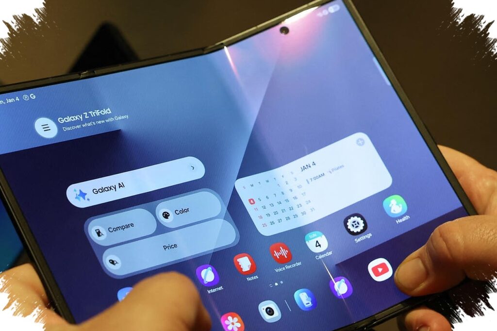 Samsung’s Foldable Strategy Splits In Two, One Model For Portability And Another For Tablet-Like Work