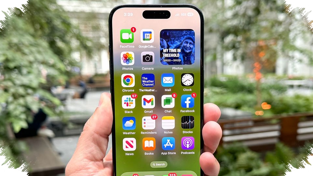 Apple May Keep iPhone 18 Pro Starting Prices Steady, With Higher Storage Absorbing The Cost Pressure