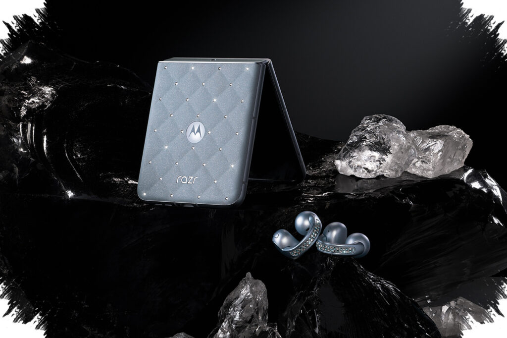 73 Swarovski Crystals Turn Motorola’s Phone And Earbuds Into A Luxury Collector Bundle