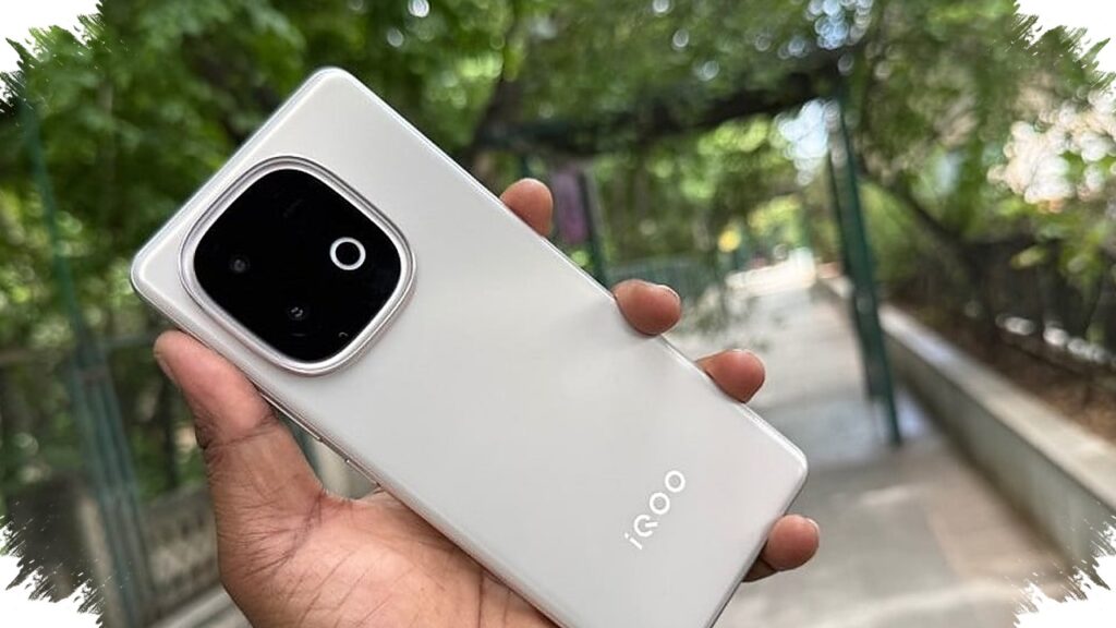 New iQOO Neo 10 Color Options Arrive, Same 7,000mAh Power and Snapdragon 8s Gen 4 Inside