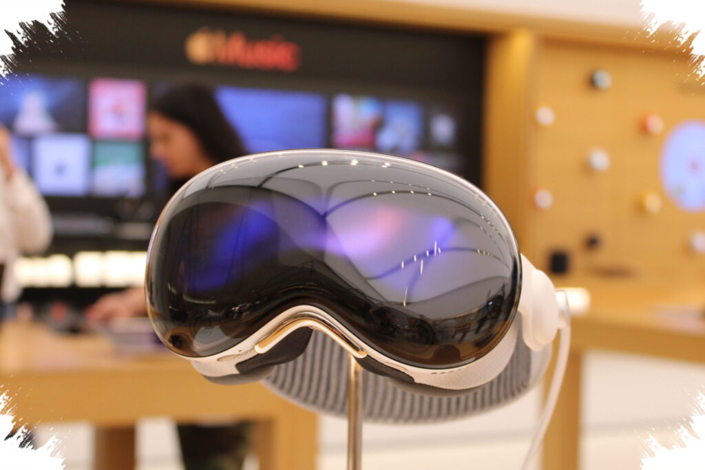 Vision Pro Stays on Hold, Apple Shifts Focus Toward Lighter Smart Glasses