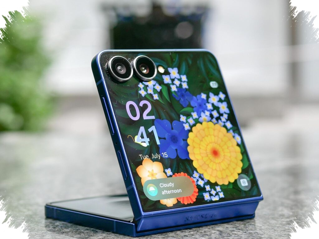 Samsung’s Galaxy Z Flip 8 May Trim Weight, Shrink the Fold Mark