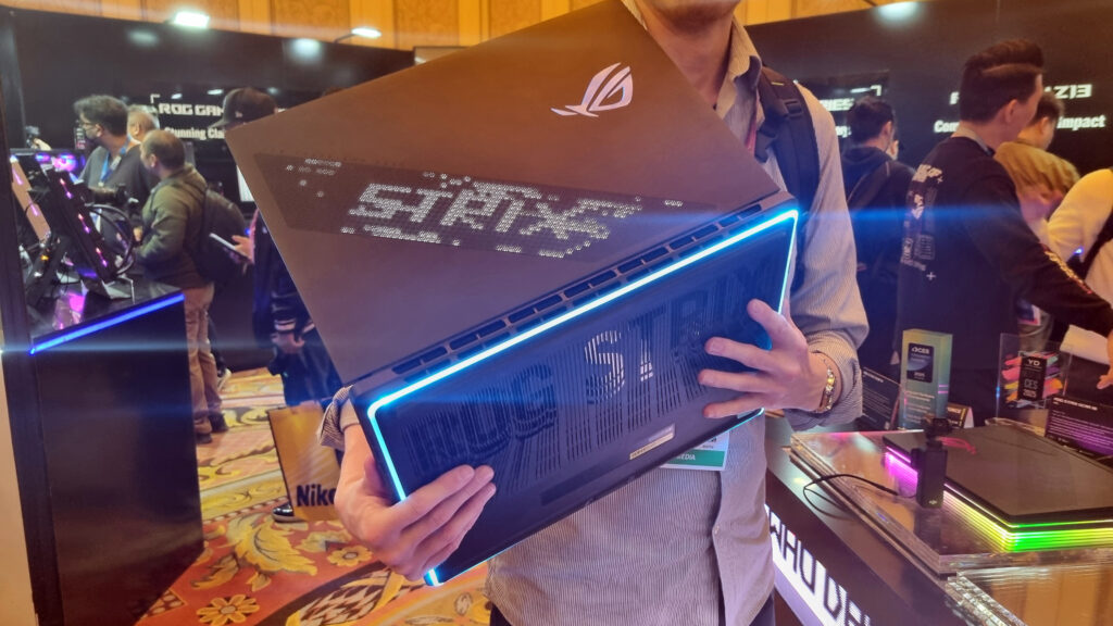 RTX 5090 Gets a Heavier CPU Assist in ASUS ROG Strix Scar 18 2026, With 320W System Power