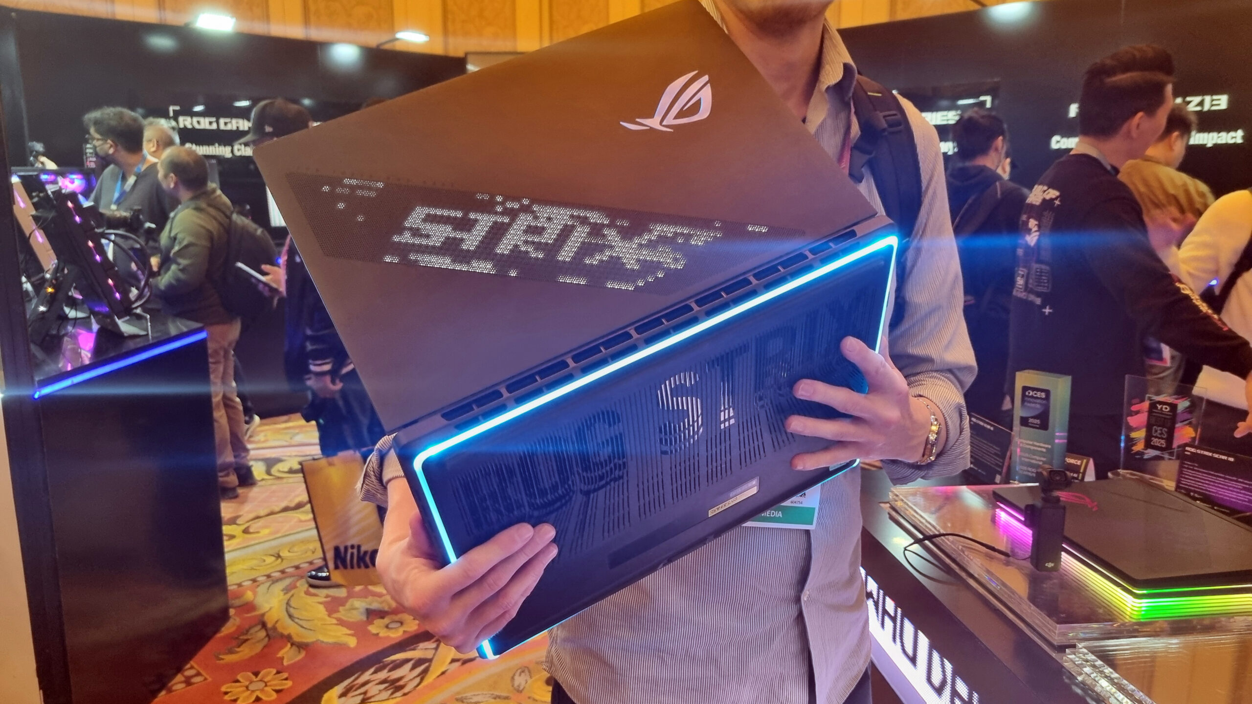 RTX 5090 Gets a Heavier CPU Assist in ASUS ROG Strix Scar 18 2026, With 320W System Power