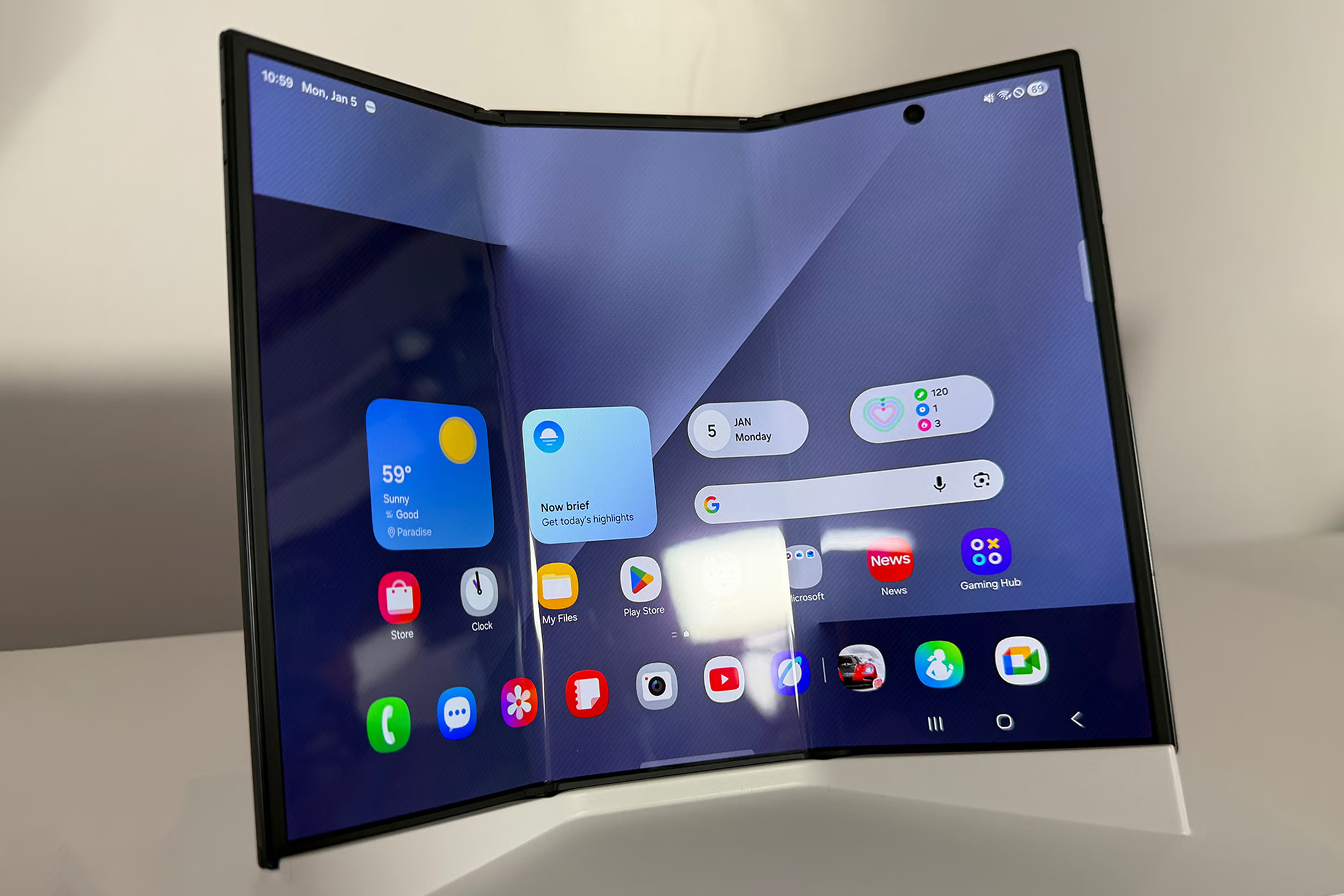 Galaxy Z Fold 8 Wide Trades Camera Reach for a More Practical, Wider Design