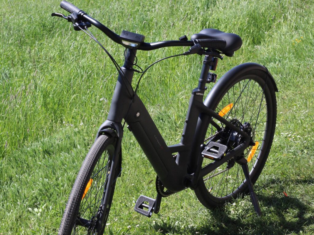 Urtopia Carbon 1 ST Delivers Smart Conveniences, Yet Its Security Story Still Feels Unfinished