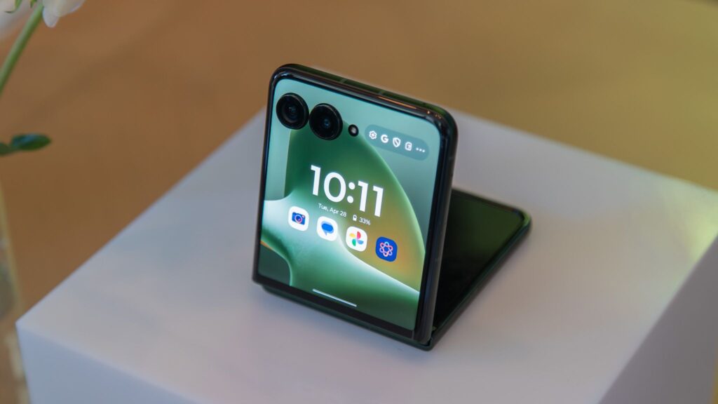 Motorola Razr Plus 2026 Lands At AT&T For $4.43 A Month, No Trade-In Required
