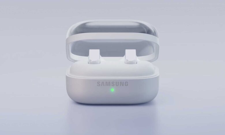 Galaxy Buds4 Pro Keeps Calls Clear, Even in Crowds and Strong Wind