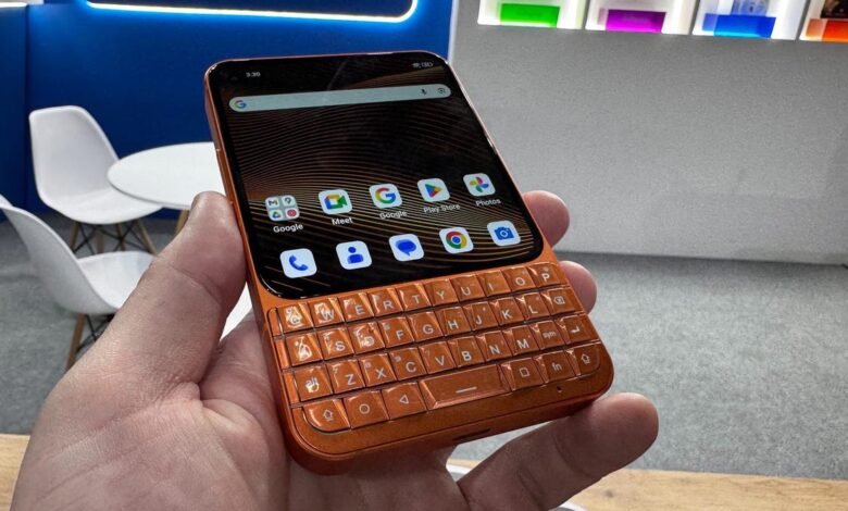 HMD Prepares a New Feature Phone, Its Design Looks a Lot Like BlackBerry