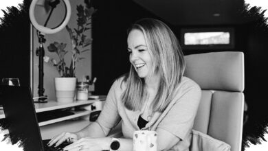 6 Gemini AI Prompts That Make Work From Home Photos Look More Professional