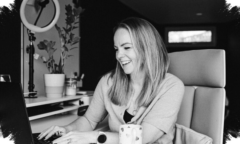 6 Gemini AI Prompts That Make Work From Home Photos Look More Professional