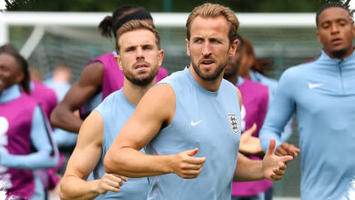 Mexico Fans Turn England’s Hotel Arrival Into a Boos-and-Chants Welcome