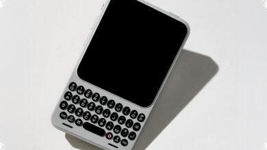 Clicks Communicator Brings Back the BlackBerry Feel, With Headphone Jack and Physical Keyboard