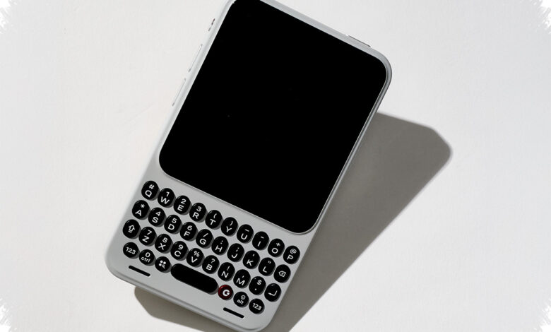 Clicks Communicator Brings Back the BlackBerry Feel, With Headphone Jack and Physical Keyboard