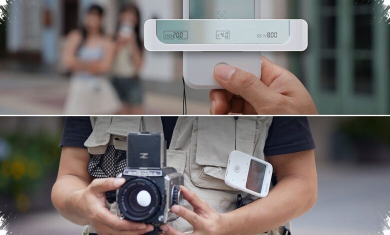 Godox C100 Looks Like an iPod, and Its Transparent Screen Changes the Game