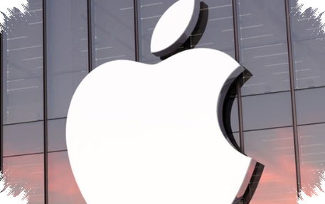 Apple’s OpenAI Lawsuit Puts Its AI Hardware Ambitions Under Pressure
