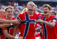 England and Argentina Headline a High-Stakes World Cup Doubleheader Tonight