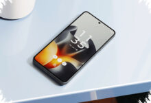 Thin or Built for Heavy Use? Motorola’s Two Flagships Take Opposite Paths