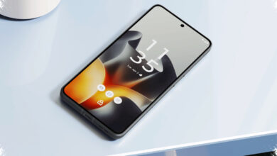 Thin or Built for Heavy Use? Motorola’s Two Flagships Take Opposite Paths