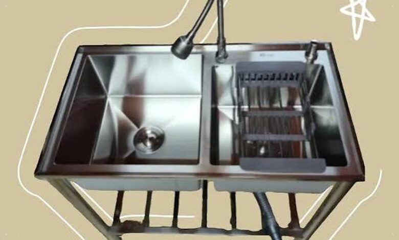 A Kitchen Sink That Holds Your Phone Brings Digital Cooking to the Wash Area