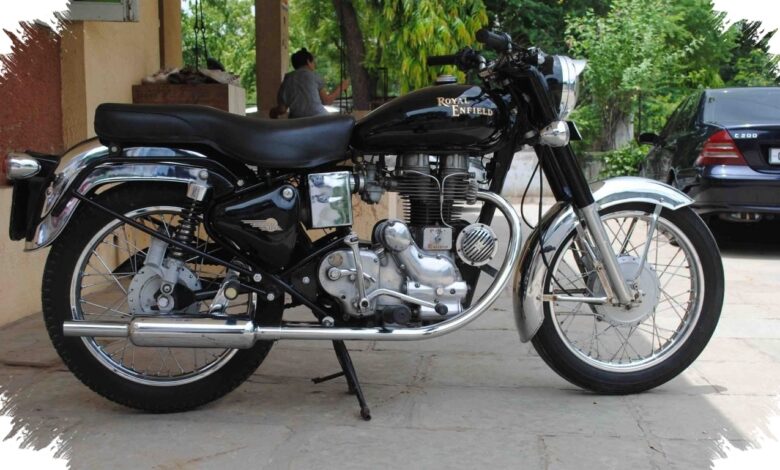 Why the Royal Enfield Machismo 350 Still Wins Riders With Its Old-School Pulse