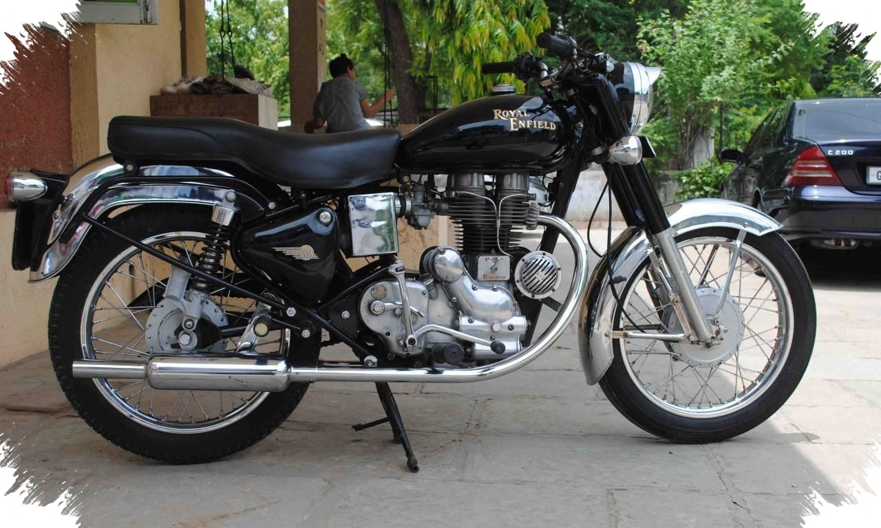 Why the Royal Enfield Machismo 350 Still Wins Riders With Its Old-School Pulse