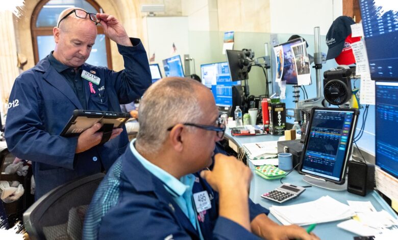 Oil Surge and Chip Sell-Off Put Wall Street on Edge Ahead of Big Tech Earnings