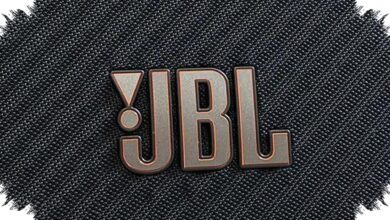 This JBL Speaker Uses an 18.5-Inch Display to Put Song Lyrics in View