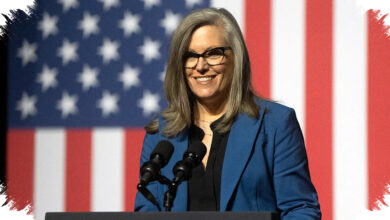 Katie Hobbs Clears Democratic Primary Alone, Now Faces Arizona’s High-Stakes GOP Fight