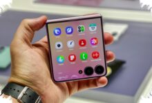 A Bigger Cover Screen Meets Conservative Charging on Samsung’s Galaxy Z Flip 8