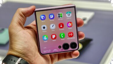 A Bigger Cover Screen Meets Conservative Charging on Samsung’s Galaxy Z Flip 8